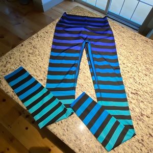 K Deer Yoga Leggings Size L